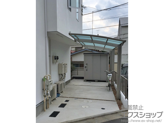 東京都杉並区ののカーポート レイナポートグラン 延長　積雪〜20cm対応＋着脱式サポート　標準・ハイルーフ兼用　2本入り×1セット　1本入り×1セット 施工例