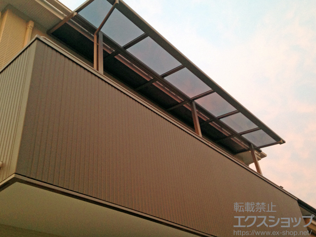 宮城県仙台市のLIXIL リクシル（トステム）のバルコニー・ベランダ屋根 ライザーテラスII F型 屋根タイプ 連棟 積雪〜20cm対応 施工例