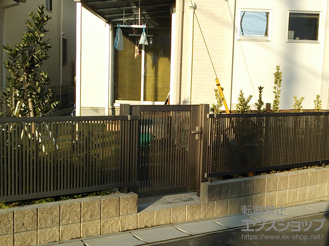 千葉県市原市のの門扉 ライシス門扉 2型 細たて桟 片開き 柱使用 施工例