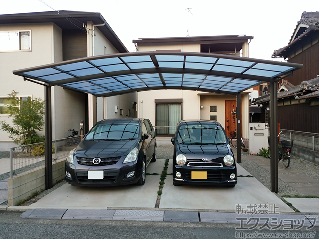 兵庫県加古川市ののカーポート ネスカR (ラウンドスタイル) ワイド 積雪〜20cm対応＋物干しセット 標準 2本入り×1セット 施工例