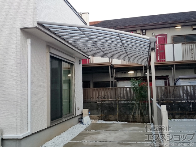 千葉県市川市のLIXIL リクシル（トステム）のテラス屋根 パワーアルファ L型 テラスタイプ 単体 積雪〜30cm対応 施工例