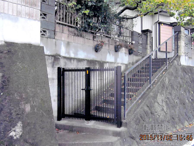 群馬県前橋市のの門扉 レスティン門扉 11型 両開き 門柱使用 施工例