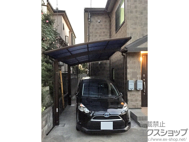 神奈川県川崎市ののカーポート プレシオスポート 積雪〜20cm対応＋着脱式補助柱　2本入り×1セット 施工例