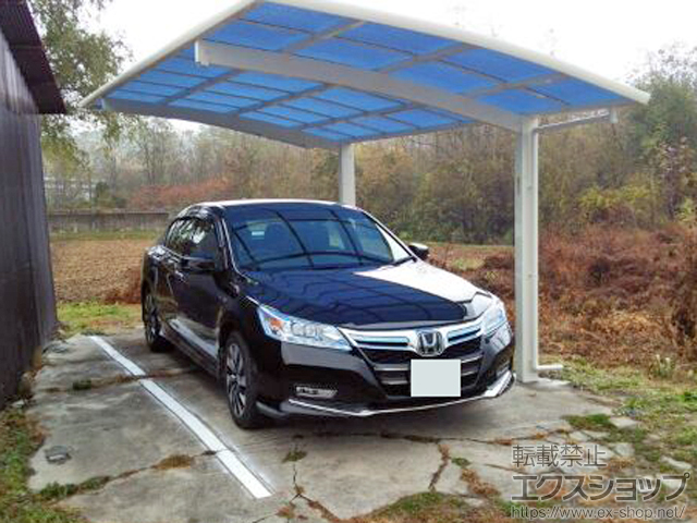 長野県松本市ののカーポート レイナポートグラン 積雪〜20cm対応＋着脱式サポート 標準・ハイルーフ兼用 2本入り×1セット 施工例