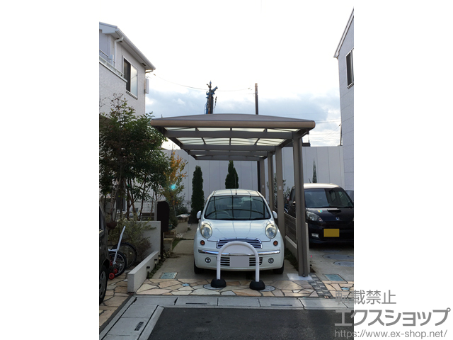 埼玉県三郷市ののカーポート フーゴAプラス (アーチスタイル) 縦連棟 積雪〜20cm対応 施工例