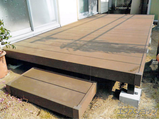 山梨県山梨市ののウッドデッキ リウッドデッキ 200＋独立式リウッドステップ 2型 施工例