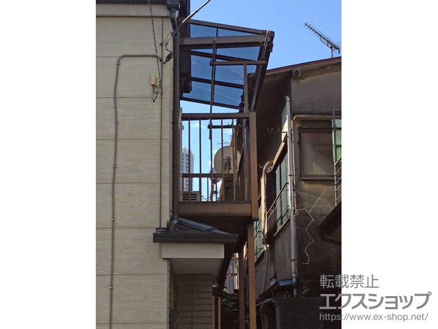 東京都新宿区のLIXIL リクシル（トステム）のバルコニー・ベランダ屋根 ライザーテラスII F型 ルーフタイプ 単体 積雪〜20cm対応 施工例