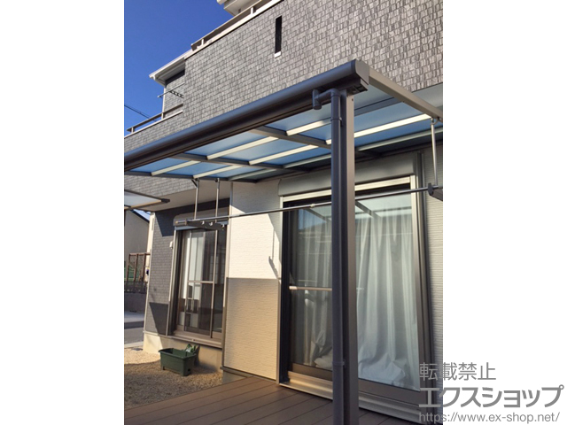 三重県三重郡菰野町ののテラス屋根 スピーネ F型 テラスタイプ 単体 積雪〜20cm対応＋吊り下げ物干しAセット 標準 2本入 施工例