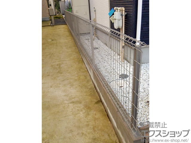 千葉県野田市ののフェンス・柵 イーネットフェンス1F型 自由柱タイプ 施工例