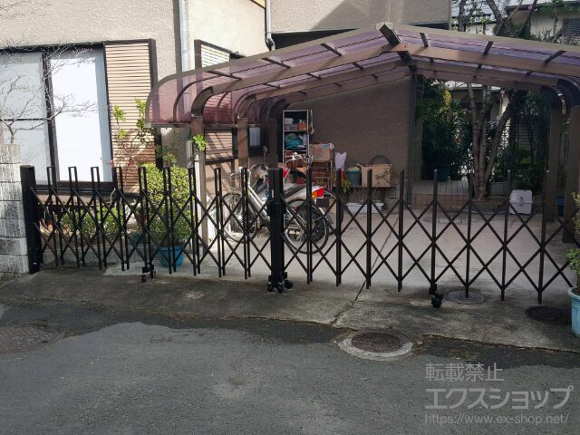 大阪府泉北郡忠岡町ののカーゲート トリップゲート RA型 ノンレール 両開き 60Ｗ(30Ｓ+30Ｍ) 施工例