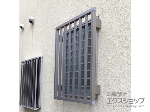 神奈川県横浜市のLIXIL リクシル（トステム）の面格子・窓格子 高強度面格子 縦格子 施工例