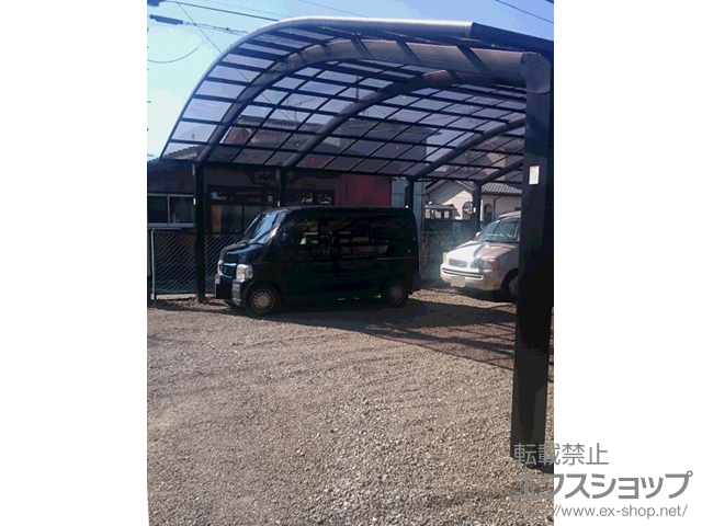 群馬県富岡市のLIXIL リクシル（トステム）のカーポート リベルポートシグマIII 延長 積雪〜20cm対応＋屋根材ホルダー 12タイプ用 2セット 施工例