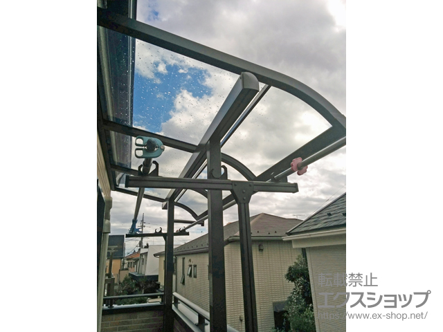 東京都府中市ののバルコニー・ベランダ屋根 スピーネ R型 屋根タイプ 単体 積雪〜20cm対応 施工例