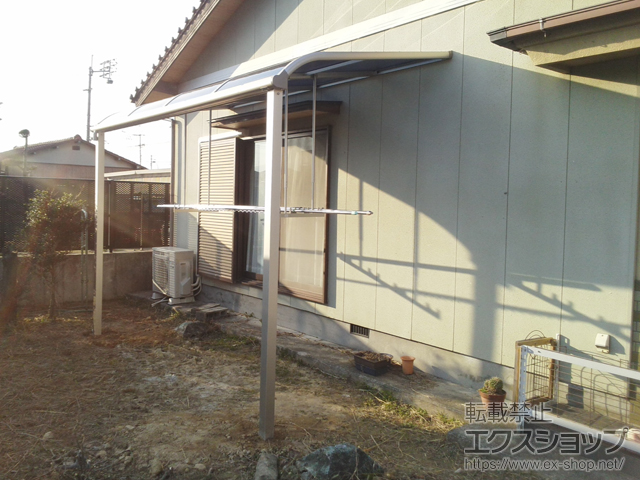 愛媛県新居浜市ののテラス屋根 ヴェクターテラス R型 テラスタイプ 単体 積雪〜20cm対応＋吊り下げ式物干し 施工例