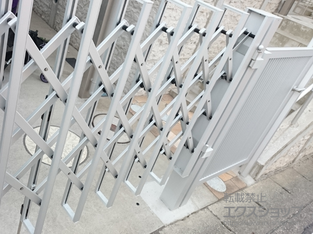 神奈川県横浜市のの門扉 プレスタ門扉 2型 細たて桟 片開き 柱使用 施工例