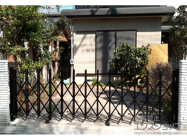 東京都板橋区ののカーゲート トリップゲート RB型 ノンレール 片開き 38S 施工例