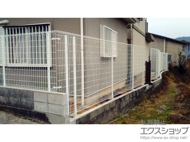 和歌山県紀の川市ののフェンス・柵 イーネットフェンス1F型 自由柱タイプ 施工例