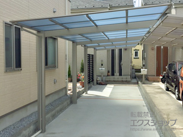 栃木県下野市ののカーポート ネスカＦ (フラットスタイル) 縦連棟 積雪〜20cm対応＋着脱式サポート 標準柱(H22) 2本入×2セット 施工例