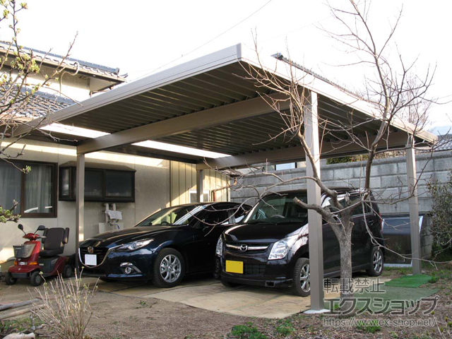 長野県小諸市のLIXIL リクシル（トステム）のカーポート テリオスポートIII 1500 2台用 角柱4本仕様 積雪〜50cm対応 施工例