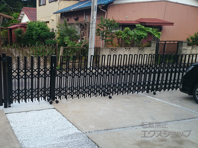 千葉県千葉市ののカーゲート トリップゲート ペットガード型 ノンレール 両開き親子 73WO(12S+61M) 施工例