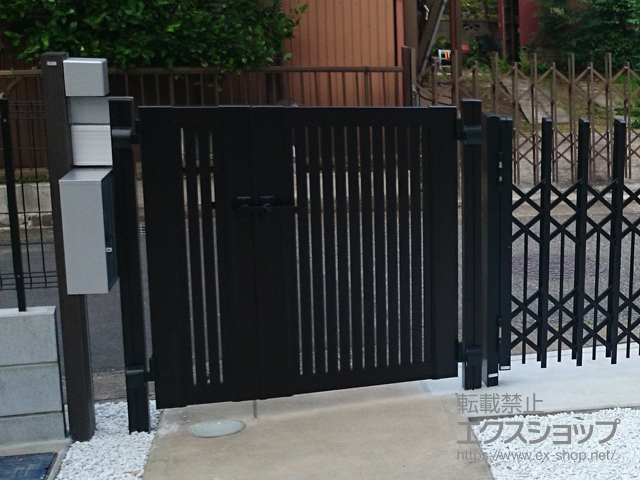 千葉県千葉市のの門扉 エクスライン門扉6型 両開き親子 門柱使用 施工例