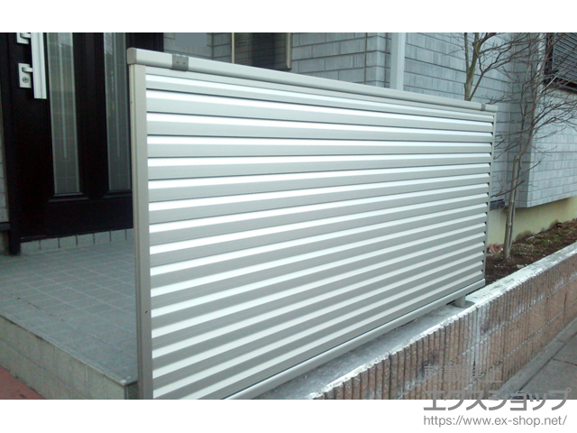 埼玉県川口市ののフェンス・柵 ミエーネフェンス 目隠しルーバータイプ 自由柱施工 施工例