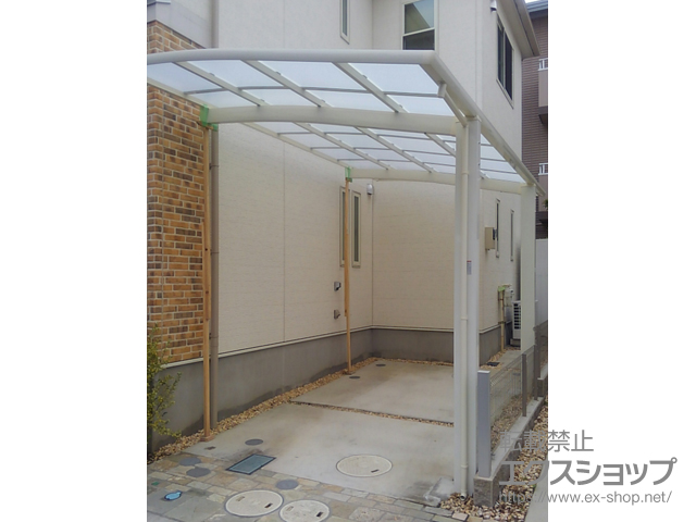 埼玉県川口市ののカーポート ネスカR (ラウンドスタイル) 積雪〜20cm対応 施工例