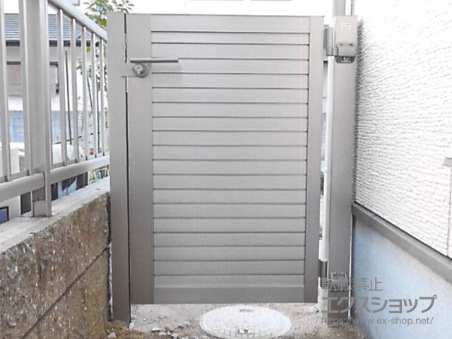 岡山県倉敷市のの門扉 プレスタ門扉 5型 横目隠し 片開き 柱使用 施工例