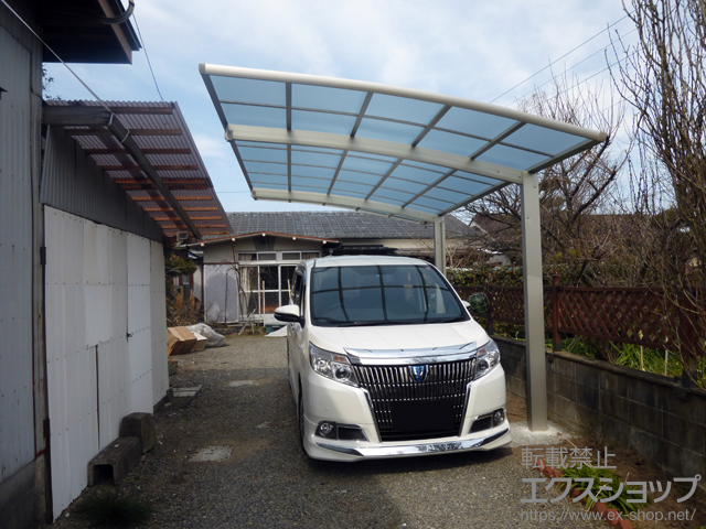 鹿児島県出水市ののカーポート レイナポートグラン　積雪〜20cm対応＋着脱式サポート 標準・ハイルーフ兼用 2本入り×1セット 施工例