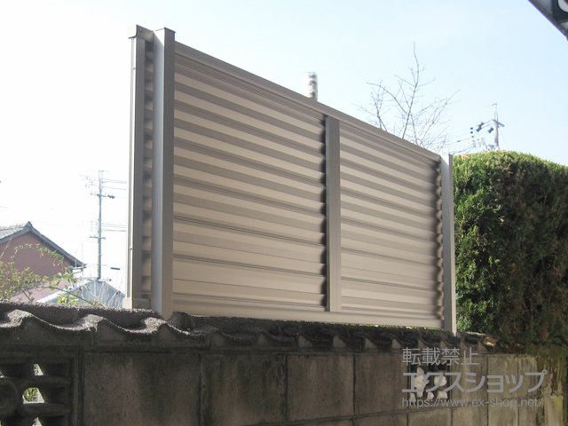 三重県伊賀市ののフェンス・柵 ミエーネフェンス 目隠しルーバータイプ 自由柱タイプ 施工例