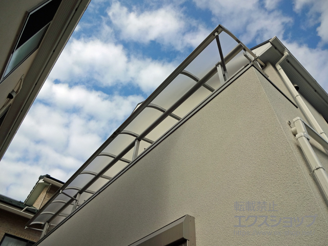 埼玉県さいたま市ののバルコニー・ベランダ屋根 プレシオステラス R型 屋根タイプ 連棟 積雪〜20cm対応 施工例