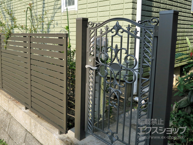 福岡県糟屋郡宇美町のの門扉 フェスタB型 片開き　柱使用 施工例