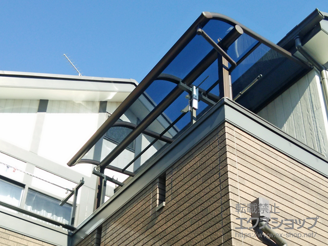 埼玉県越谷市ののバルコニー・ベランダ屋根 プレシオステラス R型 屋根タイプ 単体 積雪〜20cm対応 施工例