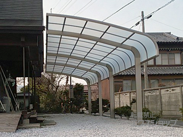 愛知県田原市のLIXIL リクシル（トステム）のカーポート テールポートシグマIII 縦連棟 積雪〜20cm対応 施工例