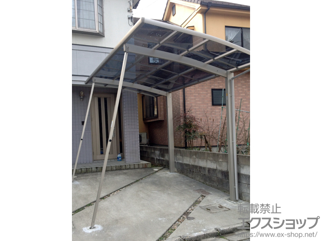 広島県広島市ののカーポート レイナポートグラン 積雪〜20cm対応＋着脱式サポート 標準・ハイルーフ兼用 2本入り×1セット 施工例