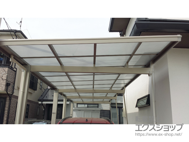 東京都日野市ののカーポート マイリッシュデラックス 通常勾配(前上がり) 縦連棟 積雪〜20cm対応＋縦連棟 サポートセット Ｈ＝2500用 2本入り×2セット 【CPRSHK】 施工例