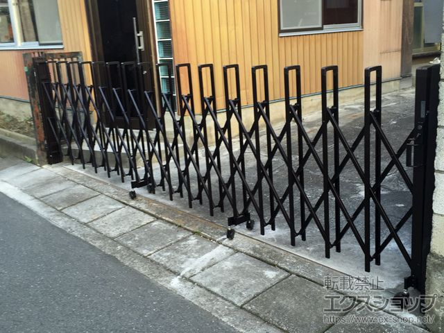 埼玉県南埼玉郡宮代町ののカーゲート トリップゲート RB型 ノンレール 片開き 49S 施工例