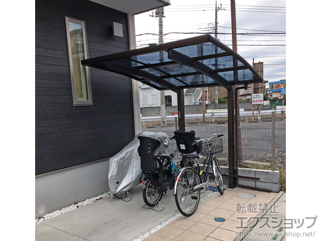 埼玉県越谷市ののサイクルポート・駐輪場 プレシオスポート ミニ 積雪〜20cm対応＋車止めバー L22用 施工例