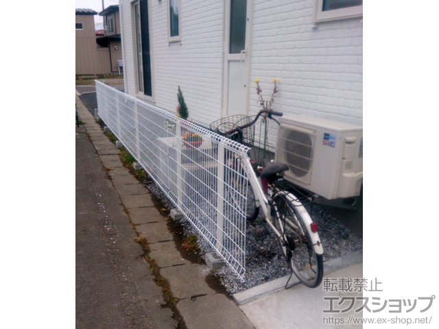 青森県八戸市ののフェンス・柵 イーネットフェンス 2F型 自由柱施工 施工例