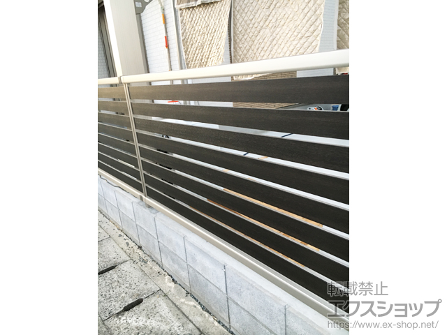 兵庫県姫路市ののフェンス・柵 ルシアスフェンスF04型 横半目隠し 自由柱 施工例