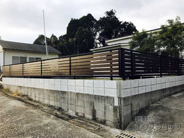 鹿児島県曽於市ののフェンス・柵 モクアルフェンス 横板タイプ 自由柱施工 施工例