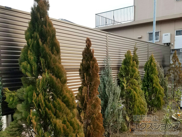 千葉県君津市ののフェンス・柵 ミエーネフェンス 目隠しルーバータイプ 2段支柱 施工例