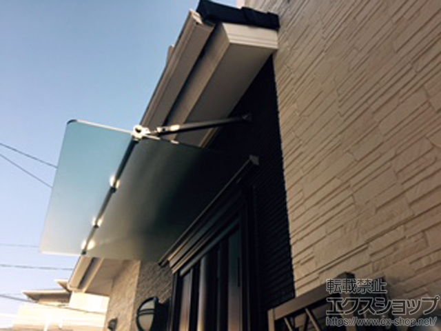 福岡県福岡市のLIXIL リクシル（トステム）のオーニング・日よけ クリアルーフ 単体タイプ 積雪〜20cm対応 施工例