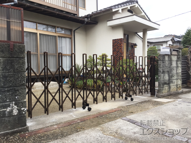 広島県安芸郡府中町ののカーゲート トリップゲート RB型 ノンレール 片開き 41S 施工例