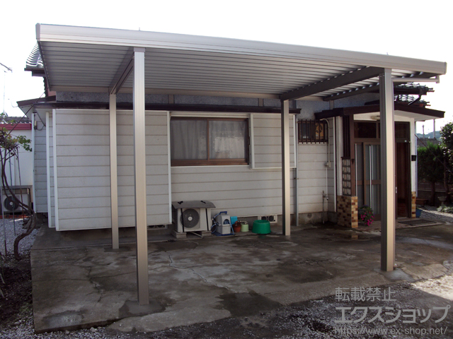 鹿児島県指宿市のLIXIL リクシル（トステム）のカーポート テリオスポートIII 900 角柱4本仕様 積雪〜30cm対応 施工例