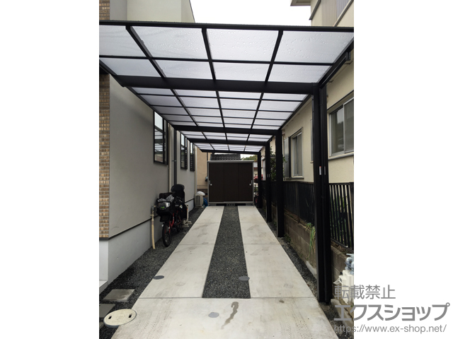 大阪府高槻市ののカーポート ネスカＦ (フラットスタイル) 縦連棟 積雪〜20cm対応 施工例