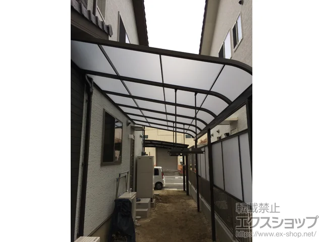 広島県福山市のLIXIL(リクシル)のテラス屋根 スピーネ R型 テラスタイプ 連棟 積雪〜20cm対応 施工例