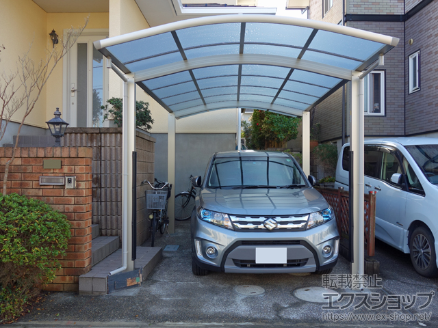 千葉県大網白里市ののカーポート レイナワンポートグラン　積雪〜20cm対応＋屋根ふき材補強部品＋柱カバー（小） 2枚入り 施工例