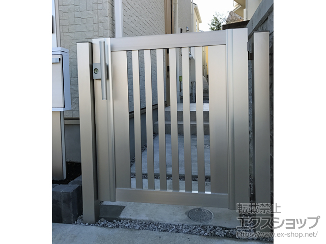 神奈川県横浜市のの門扉 エクスライン門扉14型 片開き　門柱使用 施工例