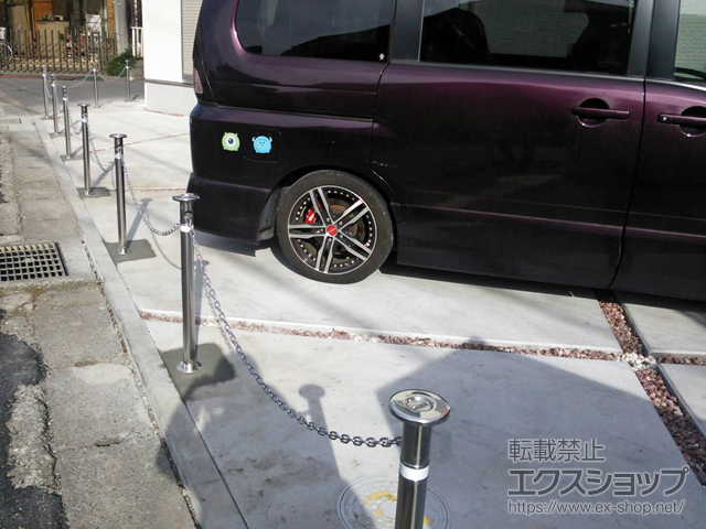 神奈川県相模原市ののカーゲート スペースガード(車止め) Ｆ48型 埋込式 キー付き 施工例